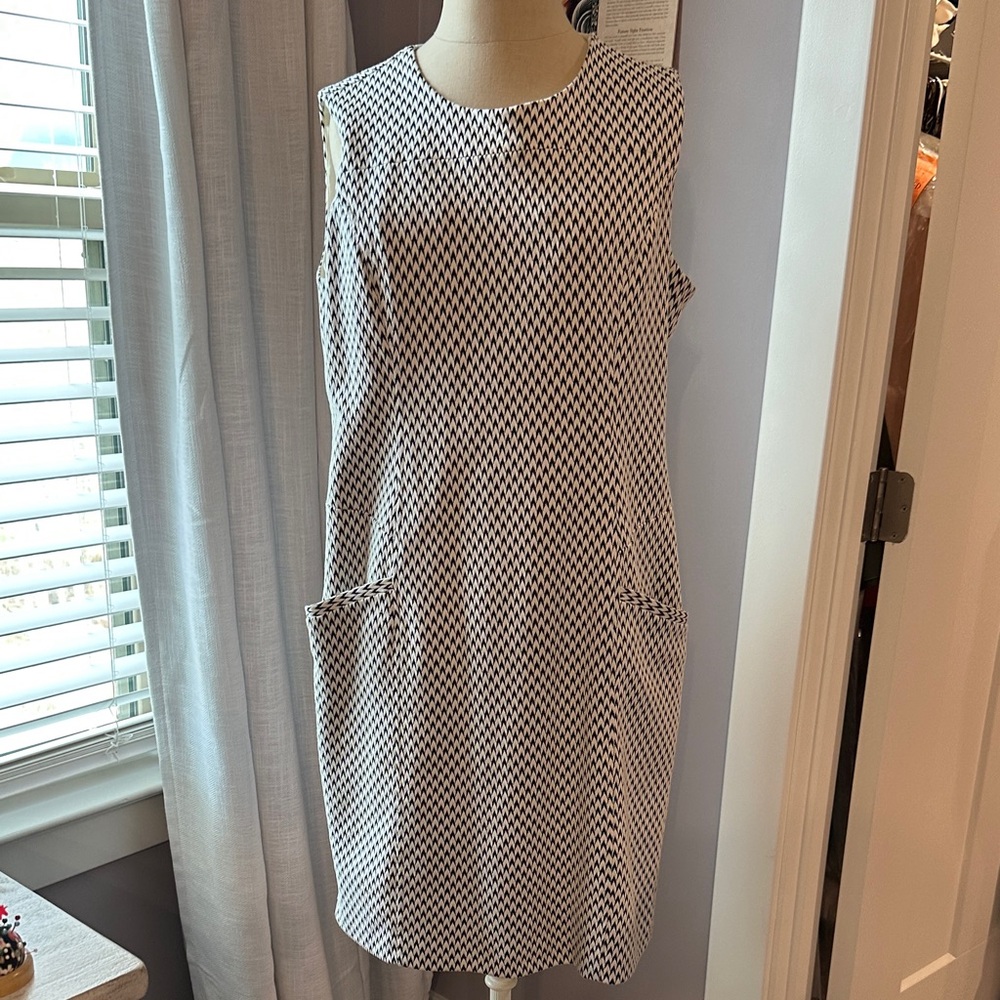 Karl Lagerfeld Sleeveless Black and White Printed Shift Dress